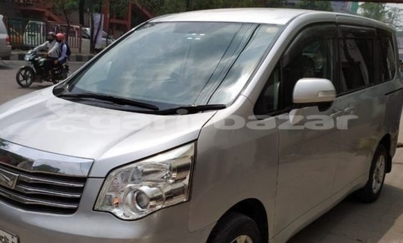 Buy Used 2010 Toyota Noah in Dhaka, Dhaka Buy Used 2010 Toyota Noah in Dhaka, Dhaka
