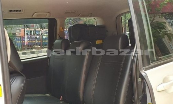 Buy Used 2010 Toyota Noah in Dhaka, Dhaka Buy Used 2010 Toyota Noah in Dhaka, Dhaka