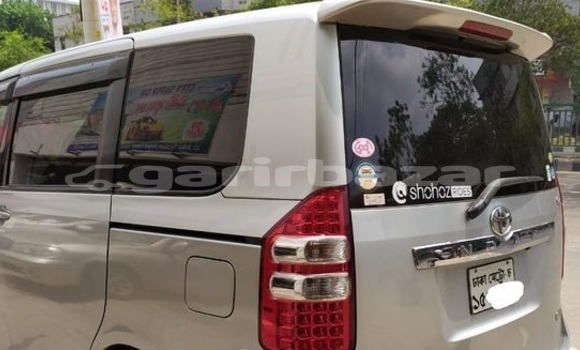 Buy Used 2010 Toyota Noah in Dhaka, Dhaka Buy Used 2010 Toyota Noah in Dhaka, Dhaka