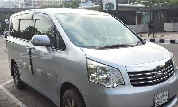 কেনা ব্যবহৃত Toyota Noah Silver গাড়ী মধ্যে ঢাকা মধ্যে Dhaka কেনা ব্যবহৃত Toyota Noah Silver গাড়ী মধ্যে ঢাকা মধ্যে Dhaka