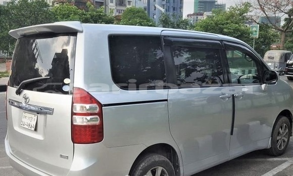 কেনা ব্যবহৃত Toyota Noah Silver গাড়ী মধ্যে ঢাকা মধ্যে Dhaka কেনা ব্যবহৃত Toyota Noah Silver গাড়ী মধ্যে ঢাকা মধ্যে Dhaka