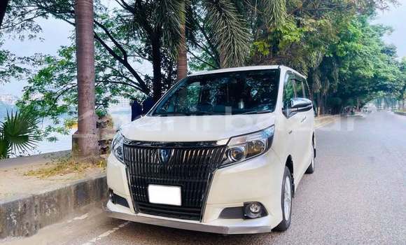 Buy Used 2016 Toyota Esquire in Dhaka, Dhaka Buy Used 2016 Toyota Esquire in Dhaka, Dhaka