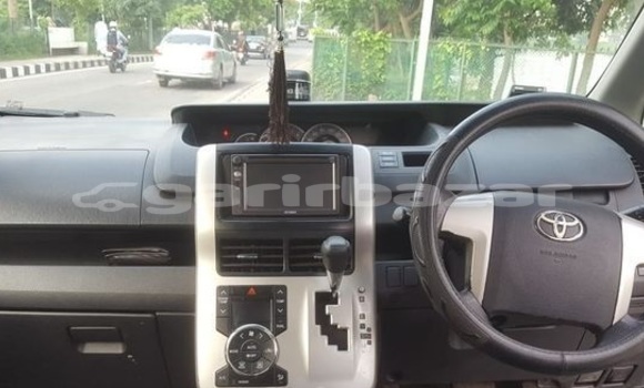 কেনা ব্যবহৃত Toyota Noah Silver গাড়ী মধ্যে ঢাকা মধ্যে Dhaka কেনা ব্যবহৃত Toyota Noah Silver গাড়ী মধ্যে ঢাকা মধ্যে Dhaka