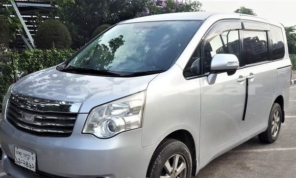 কেনা ব্যবহৃত Toyota Noah Silver গাড়ী মধ্যে ঢাকা মধ্যে Dhaka কেনা ব্যবহৃত Toyota Noah Silver গাড়ী মধ্যে ঢাকা মধ্যে Dhaka