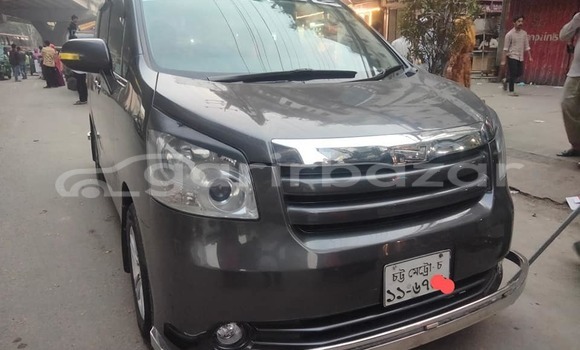 Buy Used 2009 Toyota Noha in Dhaka, Dhaka Buy Used 2009 Toyota Noha in Dhaka, Dhaka