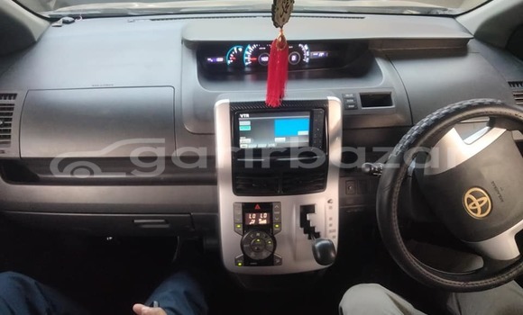 Buy Used 2009 Toyota Noha in Dhaka, Dhaka Buy Used 2009 Toyota Noha in Dhaka, Dhaka