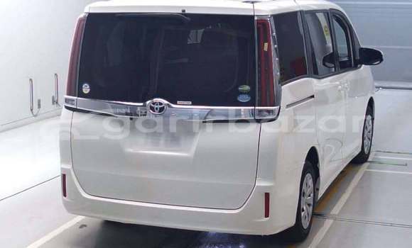 Buy Used 2020 Toyota Noah in Dhaka, Dhaka Buy Used 2020 Toyota Noah in Dhaka, Dhaka