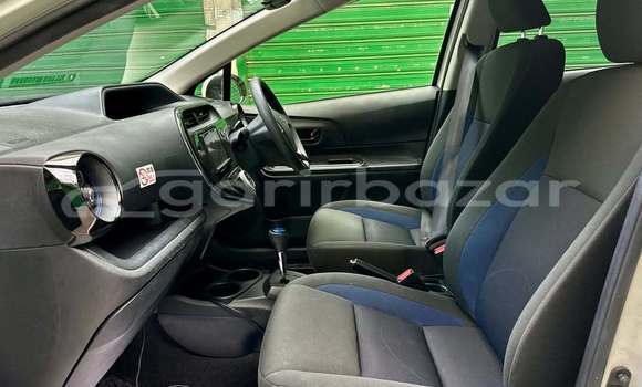 কেনা ব্যবহৃত Toyota Aqua White গাড়ী মধ্যে ঢাকা মধ্যে Dhaka কেনা ব্যবহৃত Toyota Aqua White গাড়ী মধ্যে ঢাকা মধ্যে Dhaka