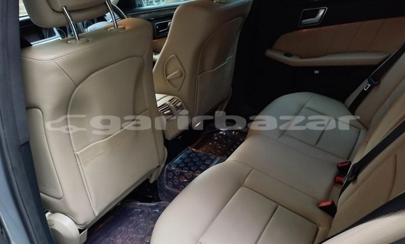 কেনা ব্যবহৃত Mercedes-Benz E200 Silver গাড়ী মধ্যে ঢাকা মধ্যে Dhaka কেনা ব্যবহৃত Mercedes-Benz E200 Silver গাড়ী মধ্যে ঢাকা মধ্যে Dhaka