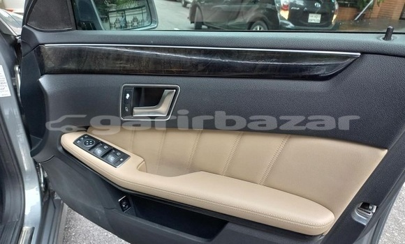 কেনা ব্যবহৃত Mercedes-Benz E200 Silver গাড়ী মধ্যে ঢাকা মধ্যে Dhaka কেনা ব্যবহৃত Mercedes-Benz E200 Silver গাড়ী মধ্যে ঢাকা মধ্যে Dhaka