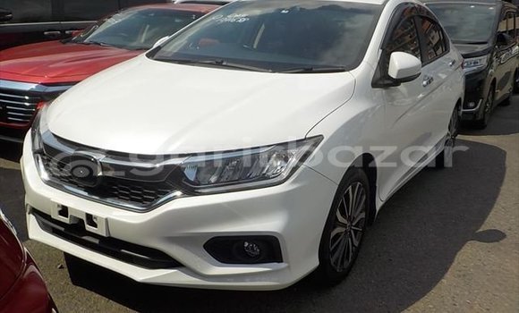 Buy Used 2019 Honda Grace in Dhaka, Dhaka Buy Used 2019 Honda Grace in Dhaka, Dhaka