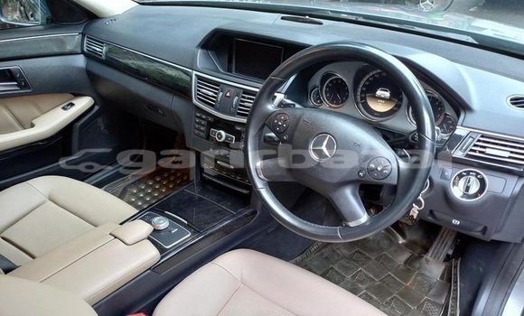কেনা ব্যবহৃত Mercedes-Benz E200 Silver গাড়ী মধ্যে ঢাকা মধ্যে Dhaka কেনা ব্যবহৃত Mercedes-Benz E200 Silver গাড়ী মধ্যে ঢাকা মধ্যে Dhaka