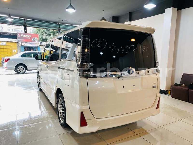 Big with watermark toyota voxy dhaka dhaka 46830