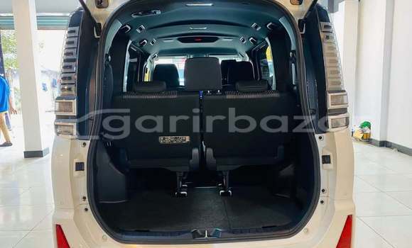 Buy Used 2019 Toyota Voxy in Dhaka, Dhaka Buy Used 2019 Toyota Voxy in Dhaka, Dhaka