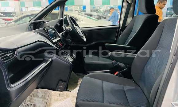 Buy Used 2019 Toyota Noah in Dhaka, Dhaka Buy Used 2019 Toyota Noah in Dhaka, Dhaka