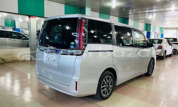 Buy Used 2019 Toyota Noah in Dhaka, Dhaka Buy Used 2019 Toyota Noah in Dhaka, Dhaka