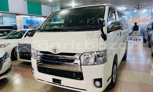 Buy Used 2019 Toyota Hiace in Dhaka, Dhaka Buy Used 2019 Toyota Hiace in Dhaka, Dhaka