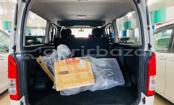 Buy Used 2019 Toyota Hiace in Dhaka, Dhaka Buy Used 2019 Toyota Hiace in Dhaka, Dhaka