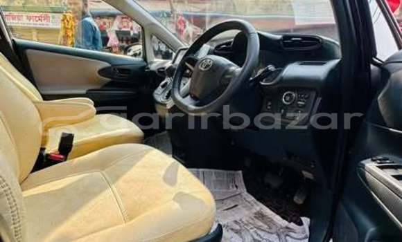 Buy Used 2011 Toyota Wish in Dhaka, Dhaka Buy Used 2011 Toyota Wish in Dhaka, Dhaka