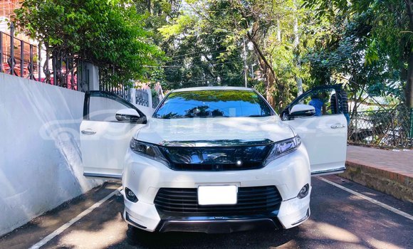 Buy Used 2015 Toyota Harrier in Dhaka, Dhaka Buy Used 2015 Toyota Harrier in Dhaka, Dhaka