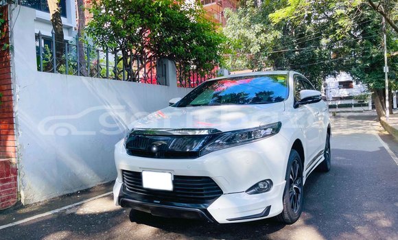 Buy Used 2015 Toyota Harrier in Dhaka, Dhaka Buy Used 2015 Toyota Harrier in Dhaka, Dhaka