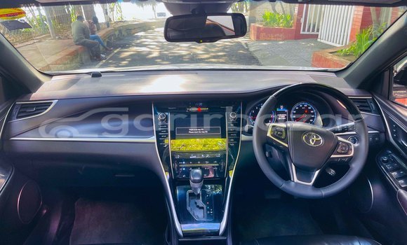 Buy Used 2015 Toyota Harrier in Dhaka, Dhaka Buy Used 2015 Toyota Harrier in Dhaka, Dhaka