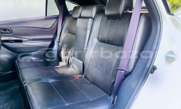 Buy Used 2015 Toyota Harrier in Dhaka, Dhaka Buy Used 2015 Toyota Harrier in Dhaka, Dhaka