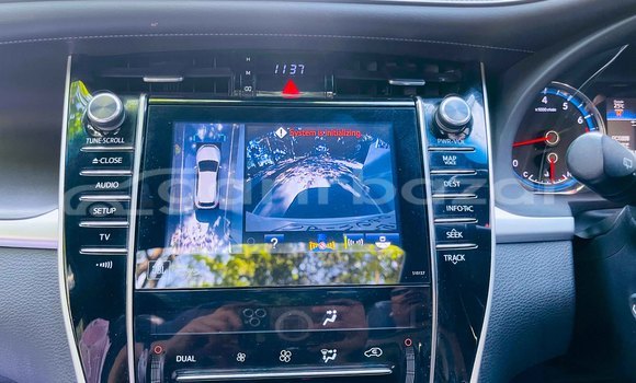 Buy Used 2015 Toyota Harrier in Dhaka, Dhaka Buy Used 2015 Toyota Harrier in Dhaka, Dhaka