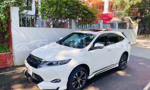 Buy Used 2015 Toyota Harrier in Dhaka, Dhaka Buy Used 2015 Toyota Harrier in Dhaka, Dhaka