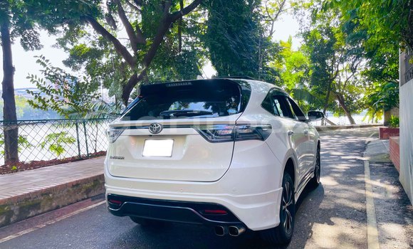 Buy Used 2015 Toyota Harrier in Dhaka, Dhaka Buy Used 2015 Toyota Harrier in Dhaka, Dhaka