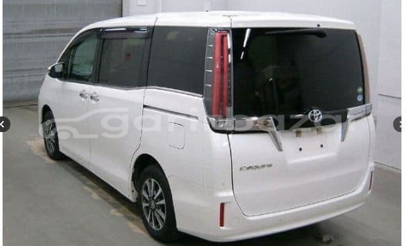 কেনা ব্যবহৃত Toyota Esquire White গাড়ী মধ্যে ঢাকা মধ্যে Dhaka কেনা ব্যবহৃত Toyota Esquire White গাড়ী মধ্যে ঢাকা মধ্যে Dhaka