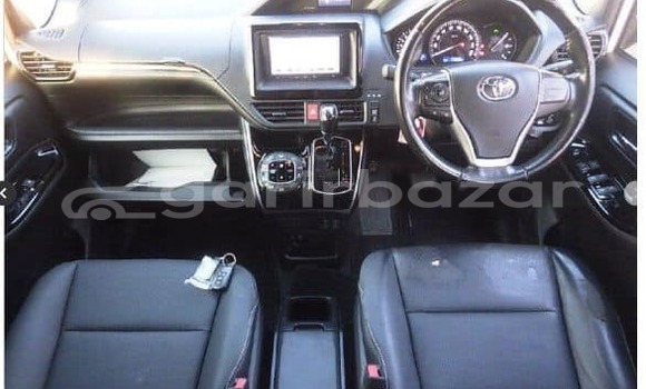 কেনা ব্যবহৃত Toyota Esquire White গাড়ী মধ্যে ঢাকা মধ্যে Dhaka কেনা ব্যবহৃত Toyota Esquire White গাড়ী মধ্যে ঢাকা মধ্যে Dhaka