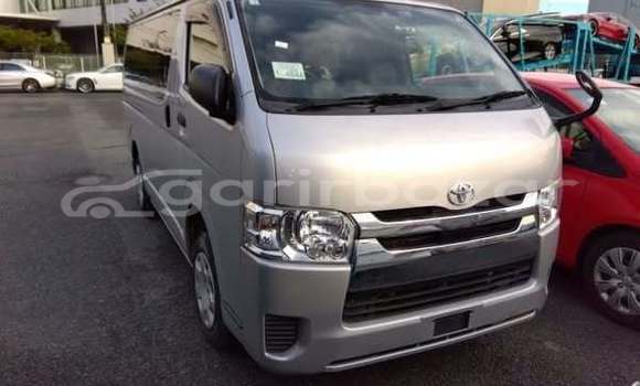 Buy Used 2019 Toyota Hiace in Dhaka, Dhaka Buy Used 2019 Toyota Hiace in Dhaka, Dhaka
