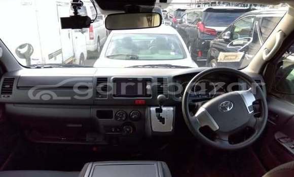 Buy Used 2019 Toyota Hiace in Dhaka, Dhaka Buy Used 2019 Toyota Hiace in Dhaka, Dhaka