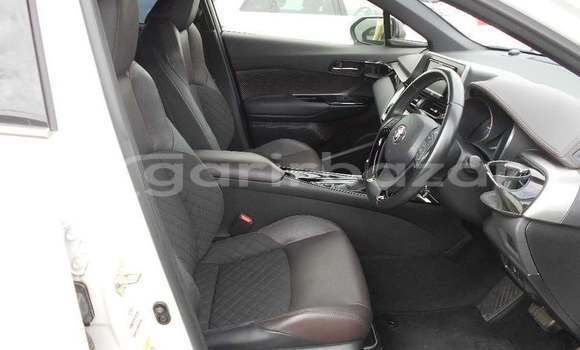 Buy Used 2019 Toyota CHR in Dhaka, Dhaka Buy Used 2019 Toyota CHR in Dhaka, Dhaka