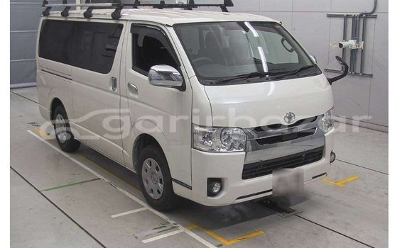 Buy Used 2019 Toyota Hiace in Dhaka, Dhaka Buy Used 2019 Toyota Hiace in Dhaka, Dhaka