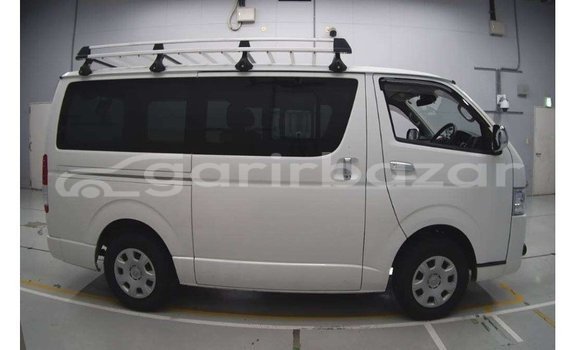 Buy Used 2019 Toyota Hiace in Dhaka, Dhaka Buy Used 2019 Toyota Hiace in Dhaka, Dhaka