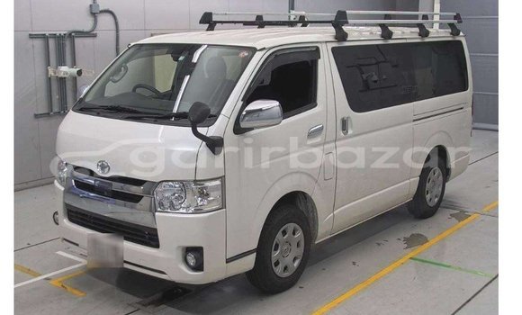 Buy Used 2019 Toyota Hiace in Dhaka, Dhaka Buy Used 2019 Toyota Hiace in Dhaka, Dhaka