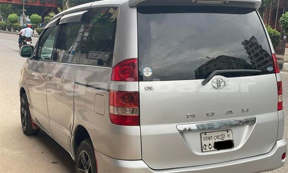 Buy Used 2002 Toyota Noah in Dhaka, Dhaka Buy Used 2002 Toyota Noah in Dhaka, Dhaka