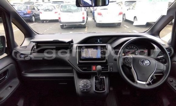 Buy Used 2019 Toyota Noah in Dhaka, Dhaka Buy Used 2019 Toyota Noah in Dhaka, Dhaka