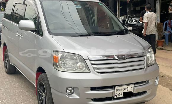Buy Used 2002 Toyota Noah in Dhaka, Dhaka Buy Used 2002 Toyota Noah in Dhaka, Dhaka