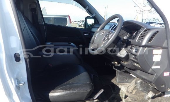 Buy Used 2018 Toyota Hiace in Dhaka, Dhaka Buy Used 2018 Toyota Hiace in Dhaka, Dhaka