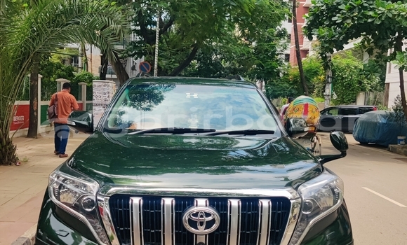 কিনুন ব্যবহৃত Toyota গাড়ী