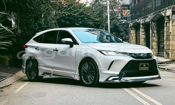 Buy Used 2020 Toyota Harrier in Dhaka, Dhaka Buy Used 2020 Toyota Harrier in Dhaka, Dhaka
