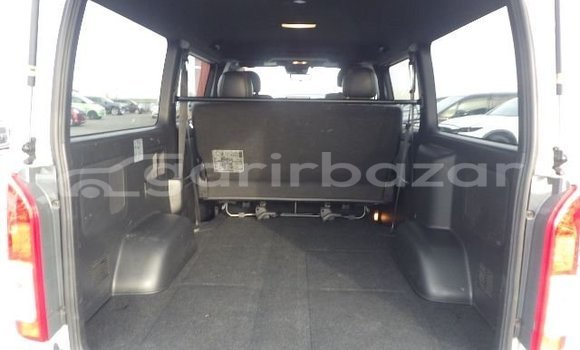 Buy Used 2020 Toyota Hiace in Dhaka, Dhaka Buy Used 2020 Toyota Hiace in Dhaka, Dhaka