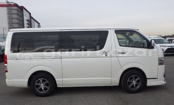 Buy Used 2020 Toyota Hiace in Dhaka, Dhaka Buy Used 2020 Toyota Hiace in Dhaka, Dhaka