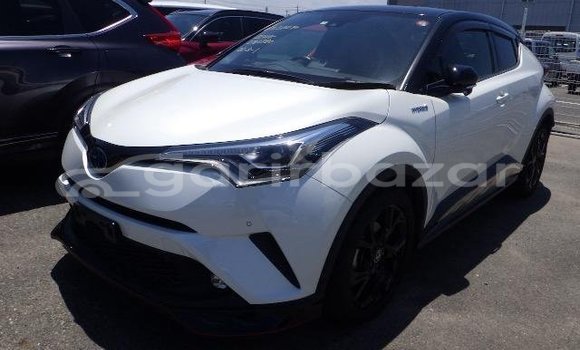 Buy Used 2019 Toyota CH-R in Dhaka, Dhaka Buy Used 2019 Toyota CH-R in Dhaka, Dhaka