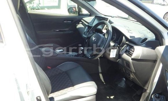 Buy Used 2019 Toyota CH-R in Dhaka, Dhaka Buy Used 2019 Toyota CH-R in Dhaka, Dhaka