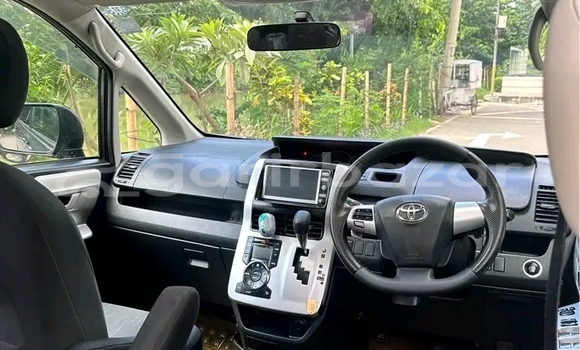 Buy Used Toyota Noah dx in Bandarban, Bandarban Buy Used Toyota Noah dx in Bandarban, Bandarban