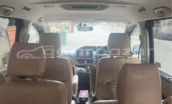 Buy Used 2014 Toyota Noah in Dhaka, Dhaka Buy Used 2014 Toyota Noah in Dhaka, Dhaka